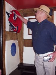 plaque_stan_unveils